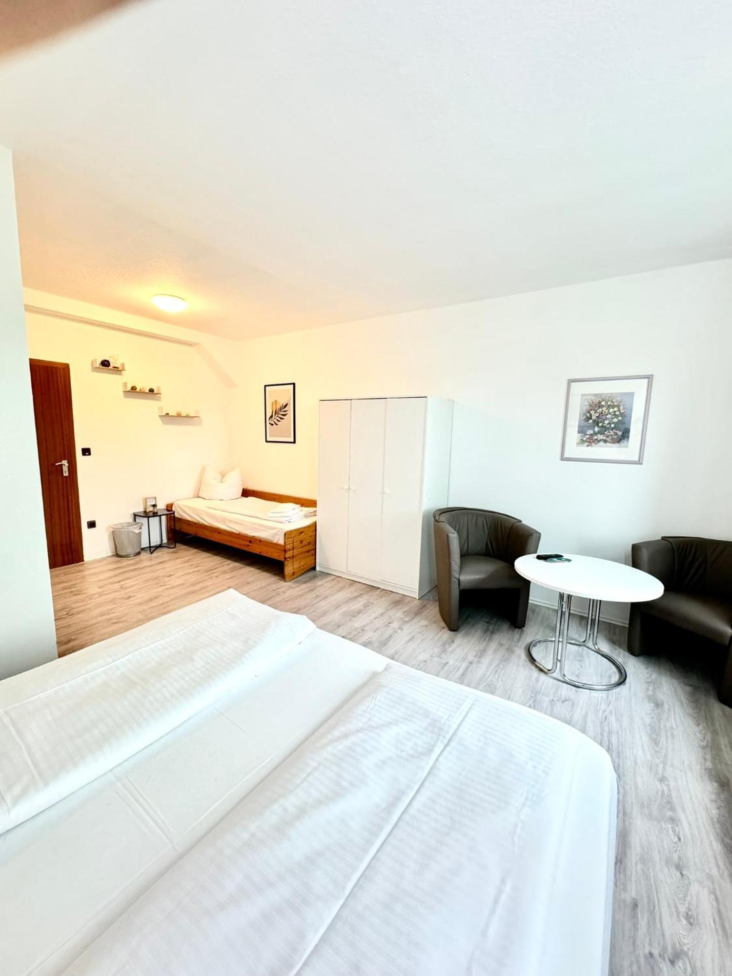 Hotel Zum Ruecking Northeim Exterior foto